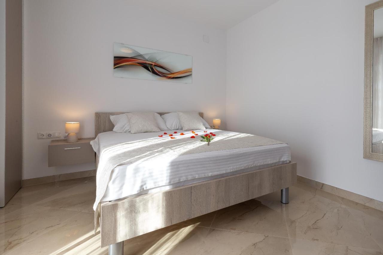 Villa Suzana Biograd Na Moru Extérieur photo